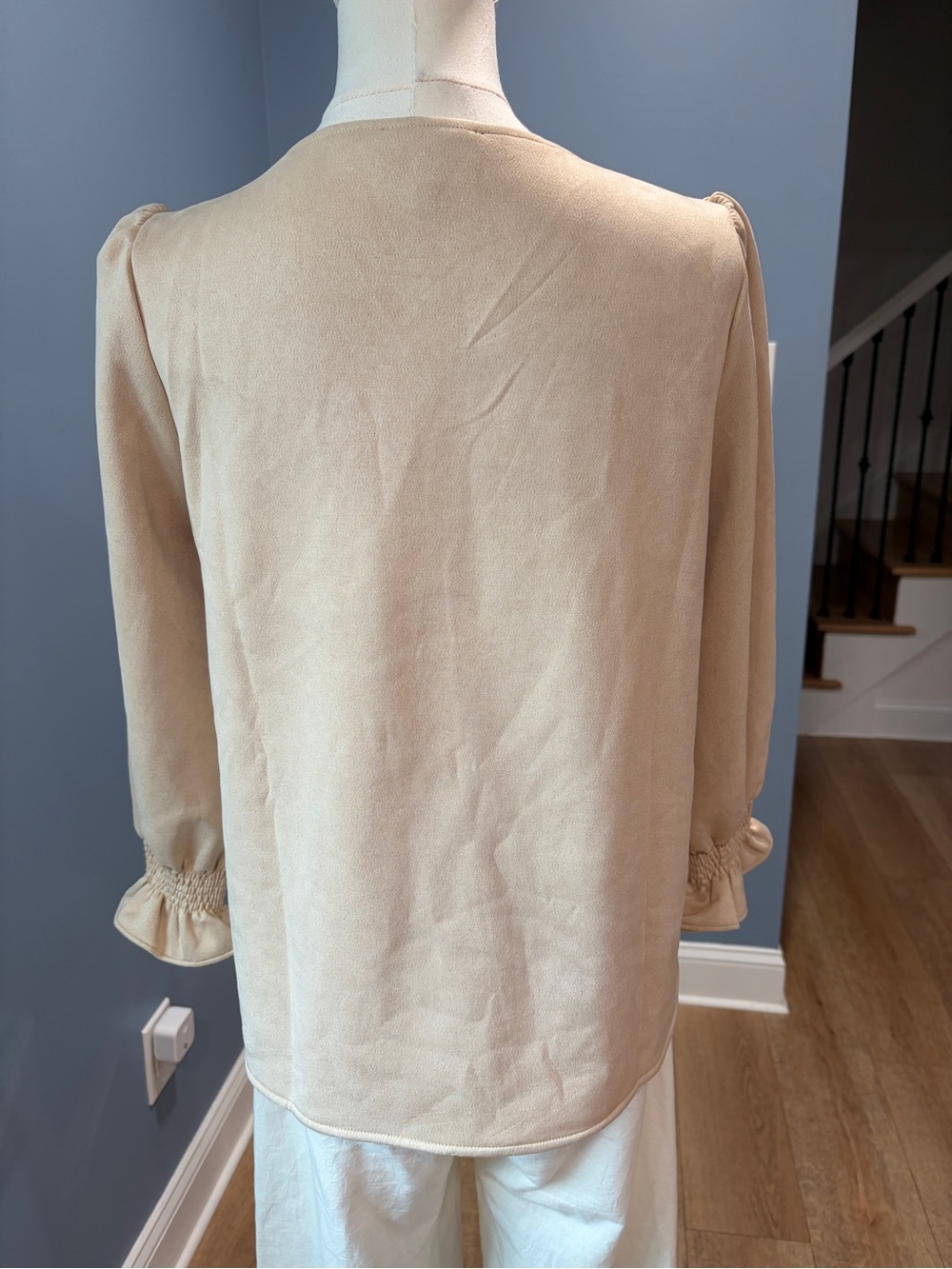Tuckernuck Easton Faux Suede V Neck Puff Sleeve Blouse Beige Small - Picture 9 of 11
